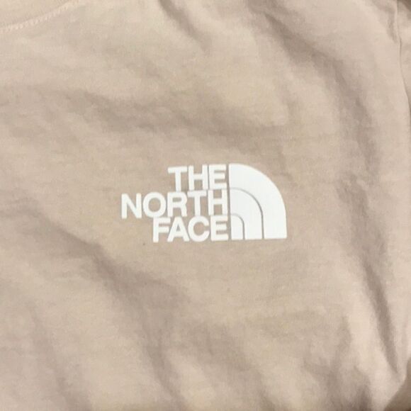 NWOT WOMENS SIZE MEDIUM NORTH FACE SHIRT! - Picture 4 of 9